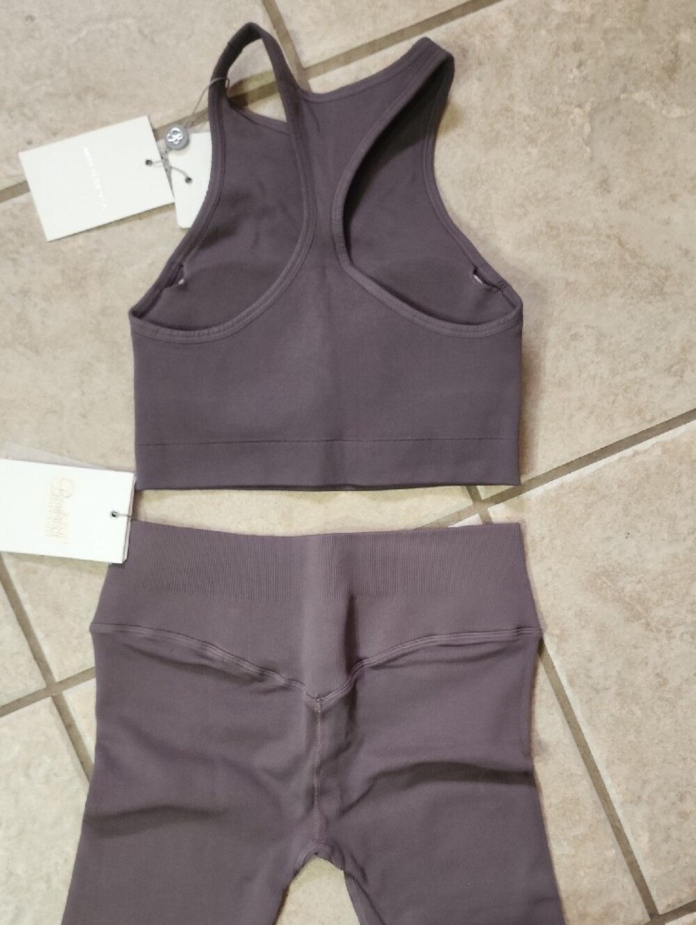 Bombshell Sportswear Set - Picture 3 of 4